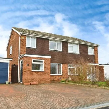 Buy this 3 bed duplex on Paxton Pits in Hayling Avenue, Little Paxton