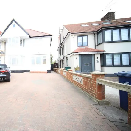 Rent this 2 bed apartment on 27 Summers Lane in London, N12 0PE