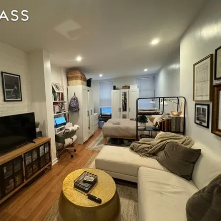 Rent this studio house on 344 East 61st Street in New York, NY 10065