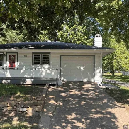 Buy this 3 bed house on 2201 Southeast Kentucky Avenue in Highland Park, Topeka
