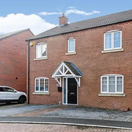 Buy this 4 bed house on Lamport Crescent in Raunds, NN9 6UX