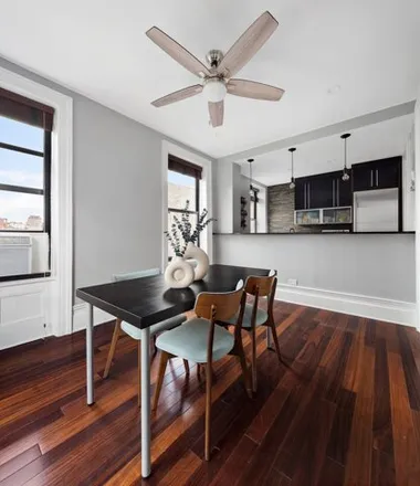Image 2 - 234 West 21st Street, New York, NY 10011, USA - Apartment for sale