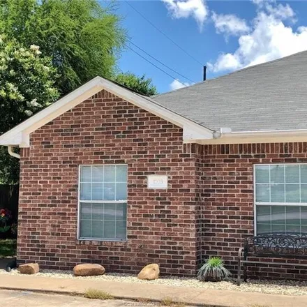 Rent this 3 bed house on 1739 Prairie Drive in Bryan, TX 77802
