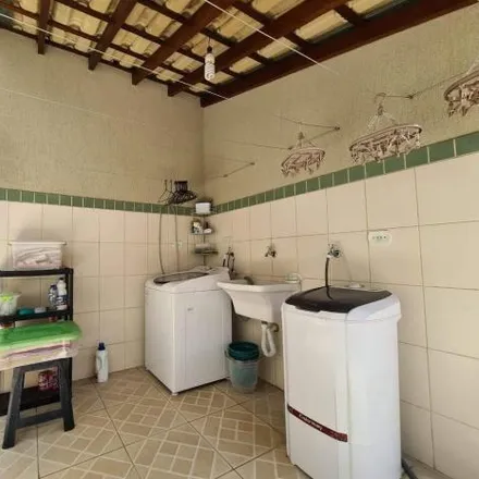 Buy this 2 bed house on Rua Doutor Antônio Vieira Marcondes in Cardoso, Pindamonhangaba - SP