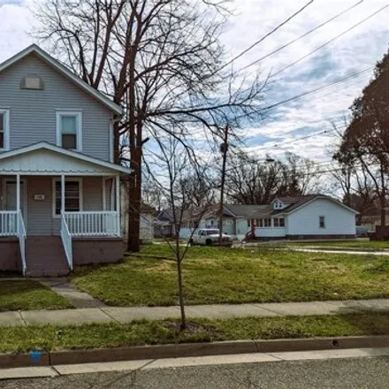 Buy this 2 bed house on 905 Cole Avenue in Akron, OH 44306