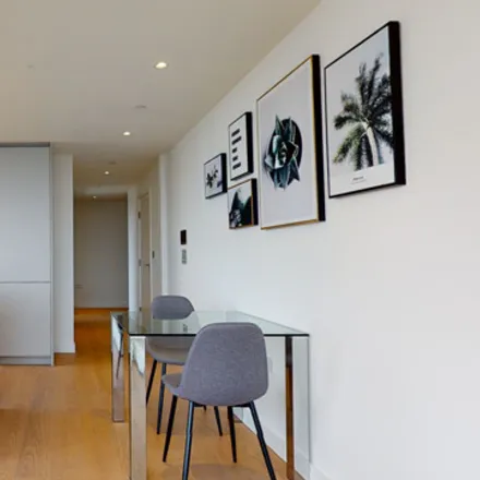 Rent this 1 bed room on Hampton Tower in 75 Marsh Wall, Canary Wharf