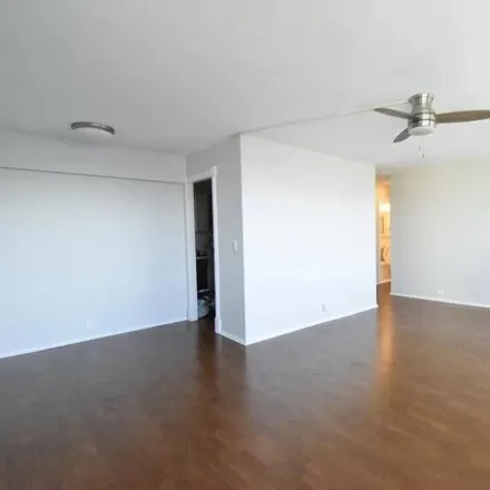 Image 4 - 1255 N Sandburg Ter Unit 1903, Chicago, Illinois, 60610 - Condo for rent