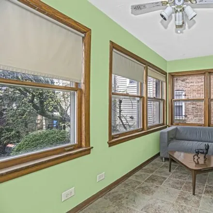 Image 9 - 6635 South Talman Avenue, Chicago, IL 60629, USA - House for sale