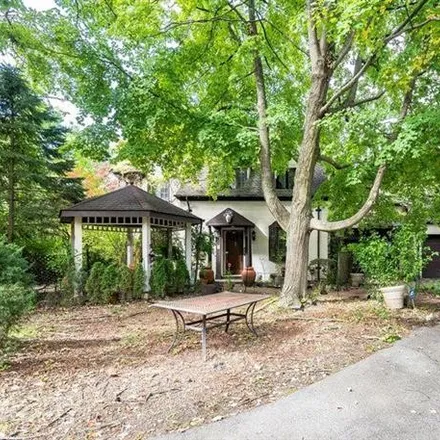 Image 1 - 31325 Lahser Road, Beverly Hills, MI 48025, USA - House for sale