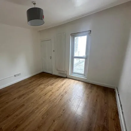 Image 3 - 409 Roman Road, Old Ford, London, E3 5QS, United Kingdom - Apartment for rent