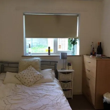 Image 7 - Birmingham St Mary's Hospice, Raddlebarn Road, Selly Oak, B29 7DA, United Kingdom - Room for rent