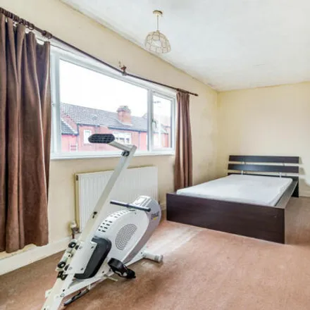 Image 7 - Aviary Place, Leeds, LS12 2NP, United Kingdom - Townhouse for sale