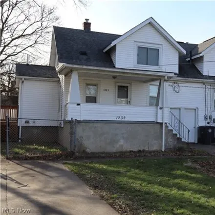 Rent this 2 bed house on 1246 Mount Vernon Avenue in Akron, OH 44310