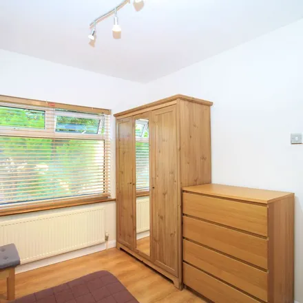 Rent this 2 bed apartment on Beechwood Avenue in London, UB6 9UB