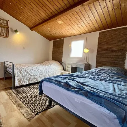 Rent this 1 bed house on Dolus d'Oléron (3 km) - Parc aquatique IléO in Route de l'Écorcherie, 17550 Les Allards