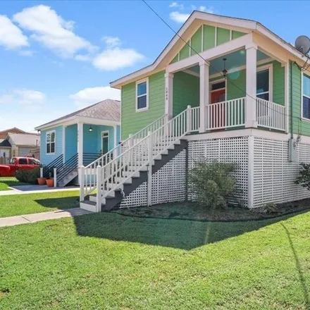 Buy this 3 bed house on 5840 Eads St in New Orleans, Louisiana