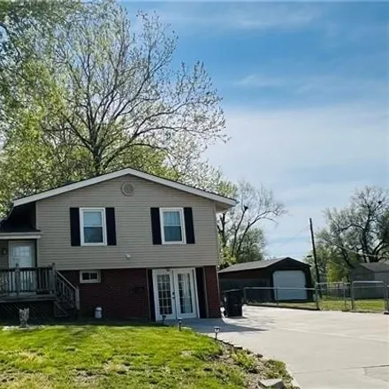 Buy this 3 bed house on 466 Vermont Street in Pleasant Hill, MO 64080