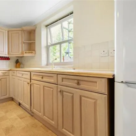 Image 5 - Alfred Close, London, W4 5UW, United Kingdom - Room for rent