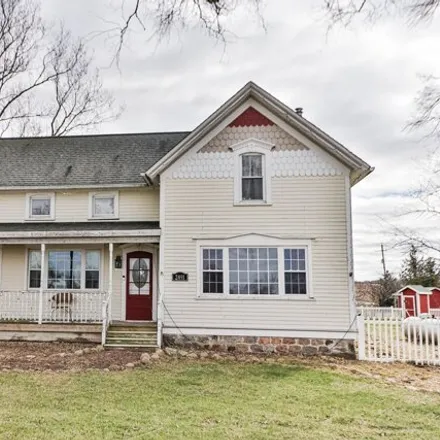 Buy this 3 bed house on Town Line Road in East Troy, East Troy