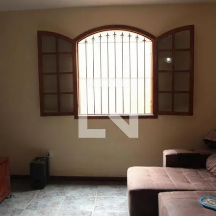 Buy this 5 bed house on Rua Paulino Caetano Mendes in Venda Nova, Belo Horizonte - MG