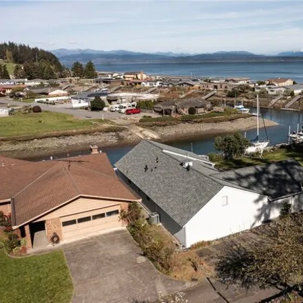 Image 3 - 2212 Cove Drive, Island County, WA 98277, USA - House for sale