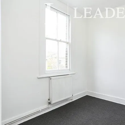Image 9 - Councillor Street, London, SE5 0LX, United Kingdom - Apartment for rent