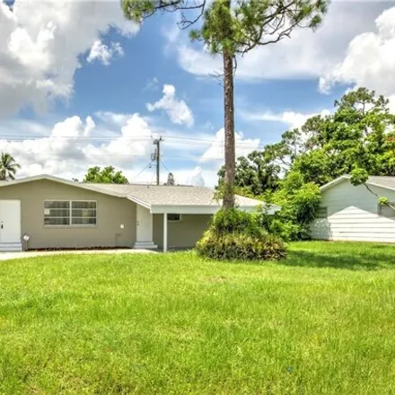 Image 3 - 2306 Crystal Dr, Fort Myers, Florida, 33907 - House for sale