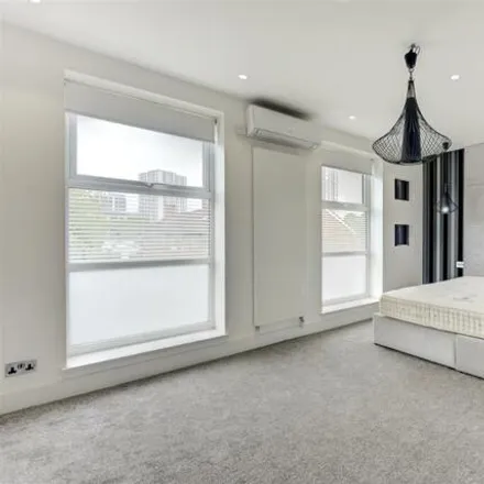 Image 6 - 11 Lower Merton Rise, Primrose Hill, London, NW3 3SP, United Kingdom - Townhouse for sale