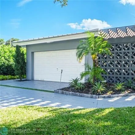 Image 4 - 1970 Northeast 28th Court, Lighthouse Point, FL 33064, USA - House for sale