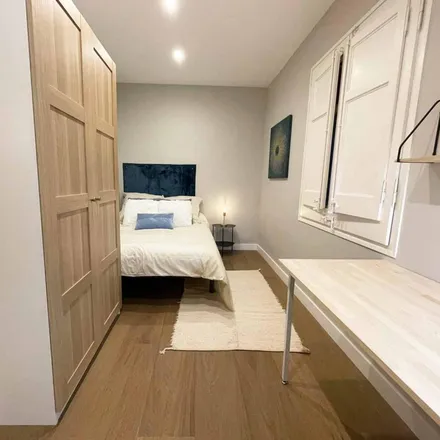 Rent this 4 bed room on Carrer de Provença in 474, 08025 Barcelona