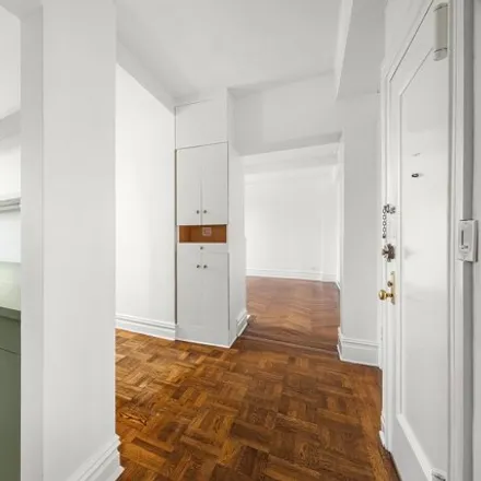 Image 4 - 156 East 79th Street, New York, NY 10075, USA - Apartment for sale