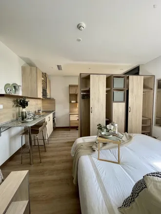 Rent this 417 bed apartment on Madrid in Avenida de Europa, 23