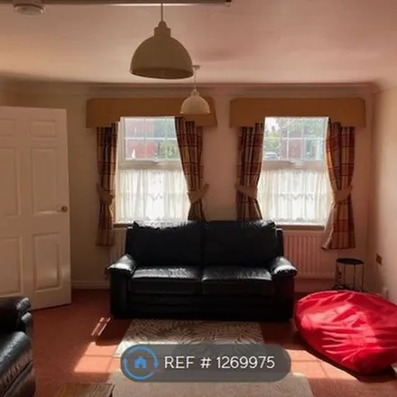 Rent this 5 bed apartment on Kingfisher Way in Loughborough, LE11 3HG