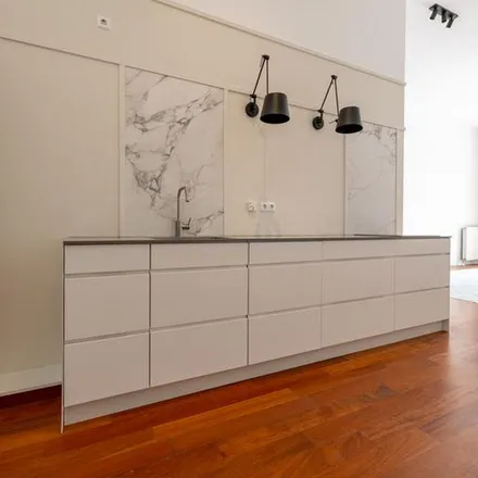 Rent this 3 bed apartment on Kapelstraat 99 in 3024 CH Rotterdam, Netherlands