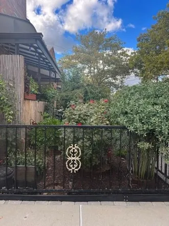 Image 2 - 2084 East 63rd Street, New York, NY 11234, USA - Townhouse for sale