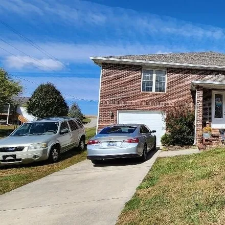 Buy this 3 bed house on 59 West Cherry Drive in Pulaski County, KY 42553