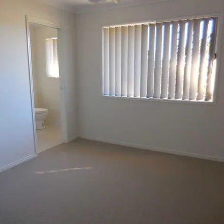 Image 2 - Bluegrass Court, Hillcrest QLD 4118, Australia - Apartment for rent