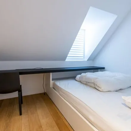 Rent this 3 bed apartment on Driehoeksplein 1;2;3;4 in 8300 Knokke-Heist, Belgium