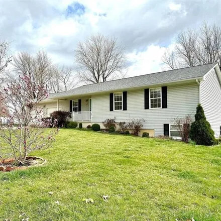 Buy this 3 bed house on 299 South 17th Street in Bowling Green, MO 63334