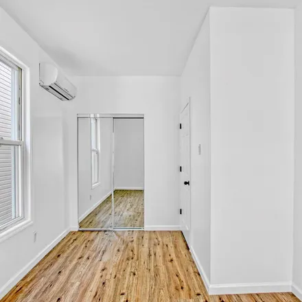 Image 2 - 2791 Ford Street, New York, NY 11235, USA - Townhouse for rent