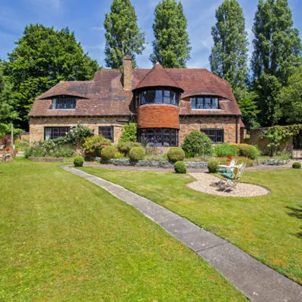 Image 2 - Christmas Lane, Farnham Common, Berkshire, Sl2 - House for sale