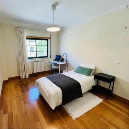 Rent this 3 bed room on Rua de França in 2775-629 Cascais, Portugal