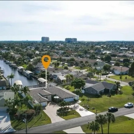 Image 3 - 814 Southwest 52nd Street, Cape Coral, FL 33914, USA - House for sale