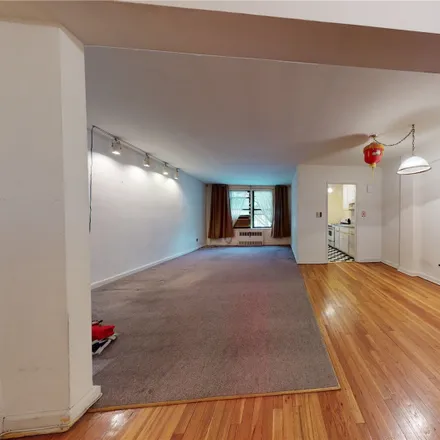 Image 3 - The Lawrence, 33-45 94th Street, New York, NY 11372, USA - Condo for sale