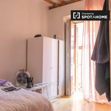 Rent this 7 bed room on Madrid in El Rey Lagarto, Calle de la Palma