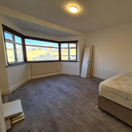 Rent this studio apartment on Columbia Court in Vancouver Road, South Stanmore