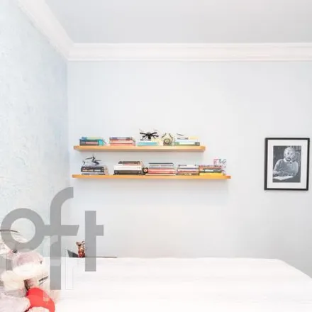 Buy this 3 bed apartment on Rua Itapeti 1080 in Vila Gomes Cardim, São Paulo - SP