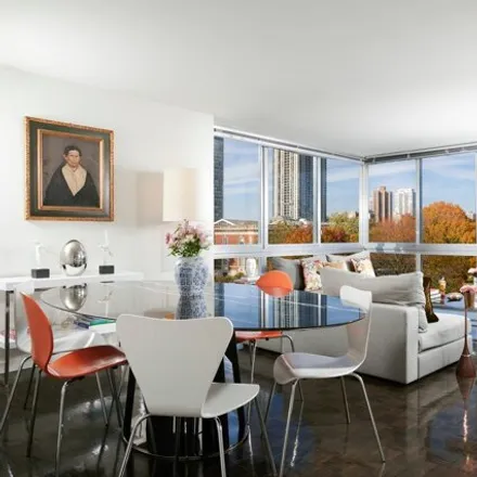 Image 4 - The Constellation, 1555 North Dearborn Parkway, Chicago, IL 60610, USA - Condo for sale