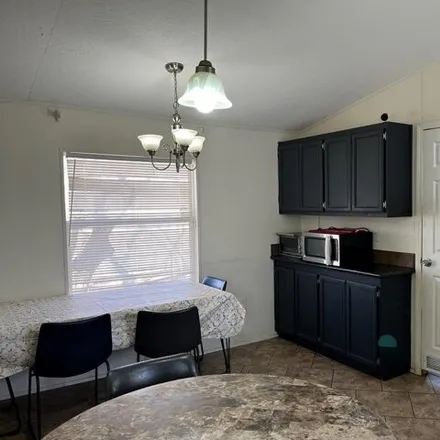 Image 6 - Airline Mobile Home Park, I 20 Business, Bounce, Midland, TX 79712, USA - Apartment for sale