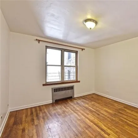 Image 3 - 25 Indian Road, New York, NY 10034, USA - Apartment for sale